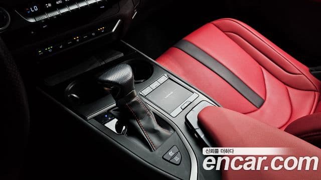 Lexus UX250h 2021 — фото 9 из 20
