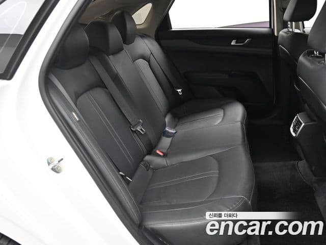 Kia K5 2022 — фото 12 из 20