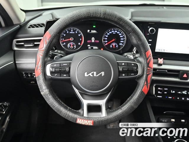 Kia K5 2022 — ფოტო 13/20