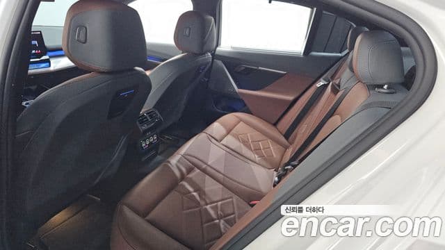 BMW 5 Series 2024 — фото 20 из 20