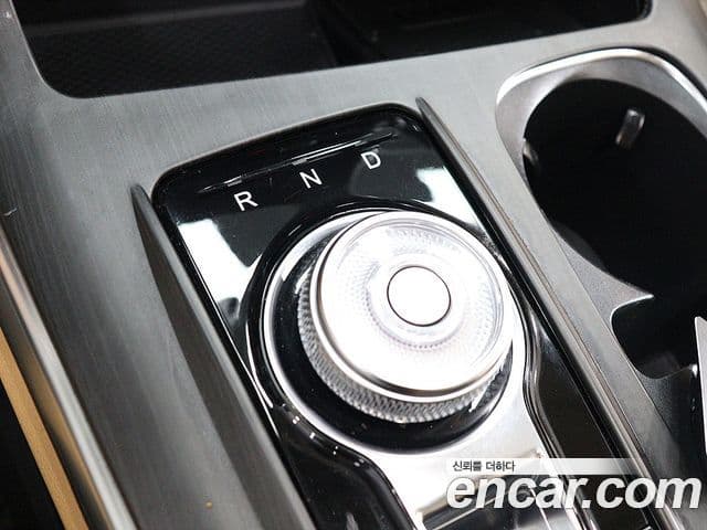 Kia Carnival 2021 — фото 8 из 20
