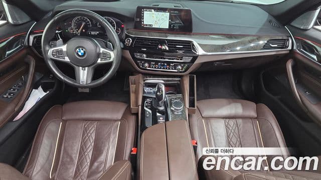 BMW 5 Series 2018 — фото 7 из 20