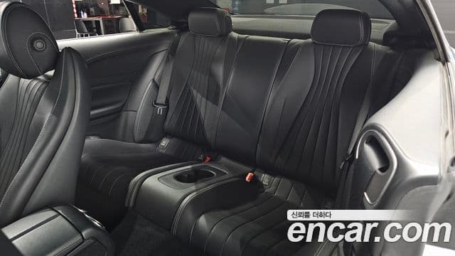 Mercedes-Benz E-Class 2022 — фото 12 из 20