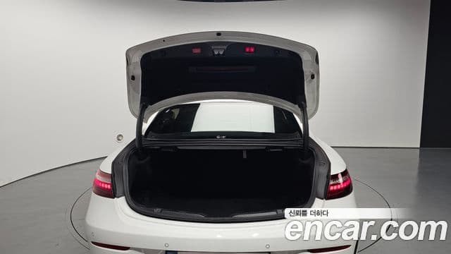 Mercedes-Benz E-Class 2022 — Şəkil 20/20
