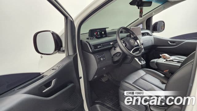 Hyundai Staria 2023 — фото 10 из 20