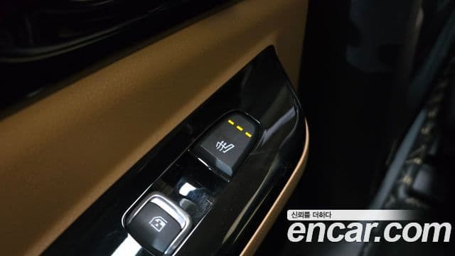 Kia Carnival 2022 — фото 18 из 20