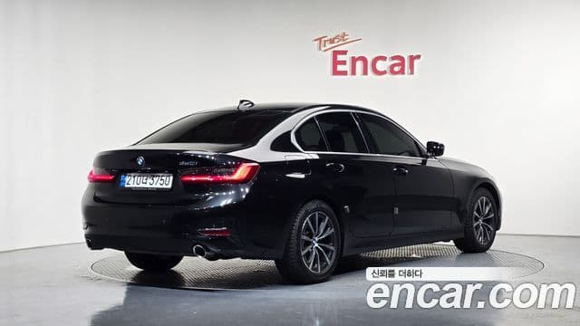 BMW 3 Series 2022 — фото 2 из 20