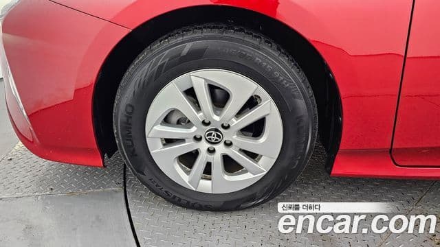 Toyota Prius 2018 — Photo 18/20