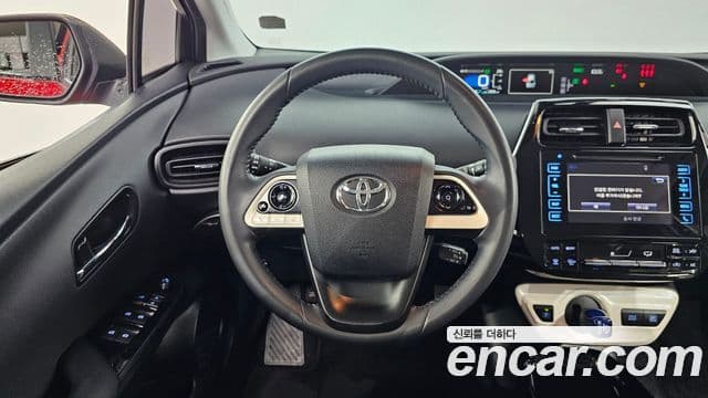 Toyota Prius 2018 — Photo 13/20
