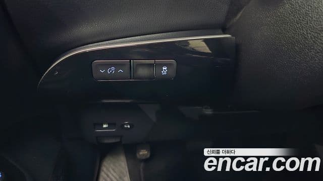 Toyota Prius 2018 — Photo 3/20