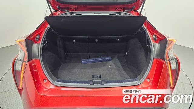 Toyota Prius 2018 — Photo 10/20