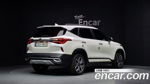 Kia Seltos 2021 — фото 2 из 20