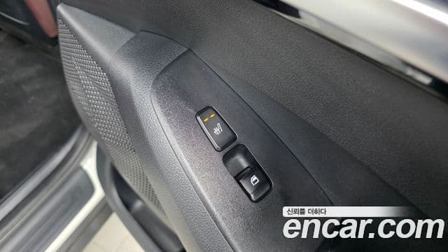 Kia Seltos 2021 — ფოტო 18/20