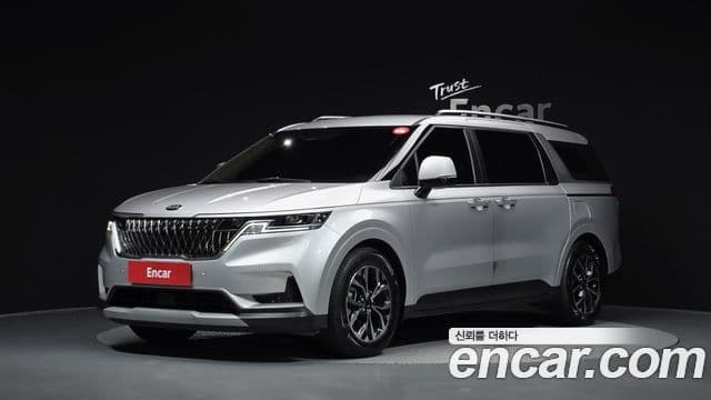 Kia Carnival 2021 — фото 1 из 20