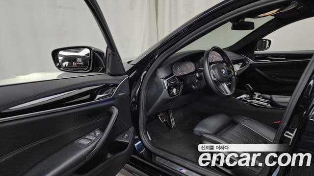 BMW 5 Series 2020 — фото 10 из 20