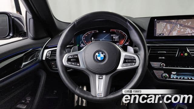 BMW 5 Series 2020 — фото 13 из 20