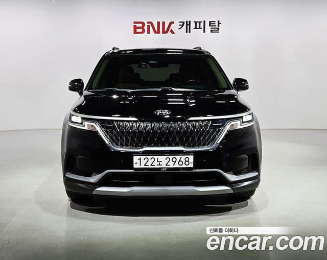 Kia Carnival 2020 — фото 1 из 20