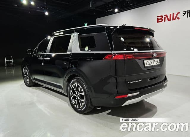 Kia Carnival 2020 — фото 5 из 20