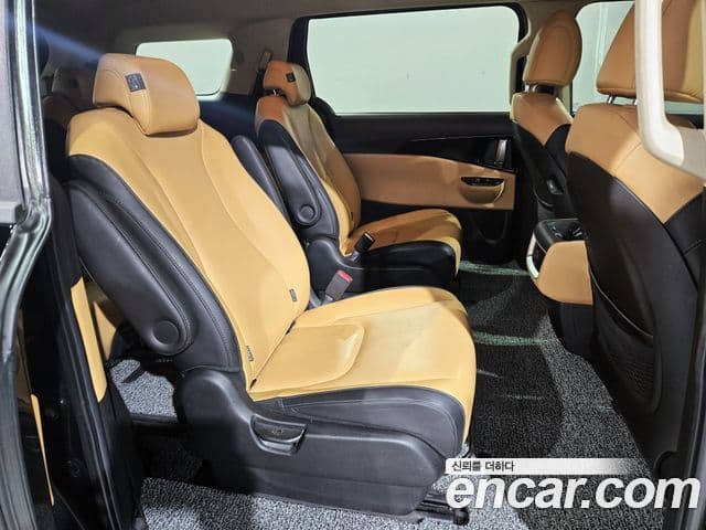 Kia Carnival 2020 — фото 14 из 20
