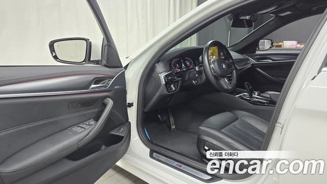 BMW 5 Series 2023 — ფოტო 10/20