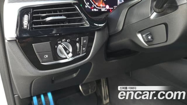 BMW 5 Series 2023 — ფოტო 18/20