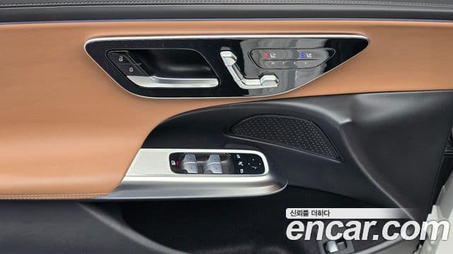 Mercedes-Benz E-Class 2024 — ფოტო 19/20
