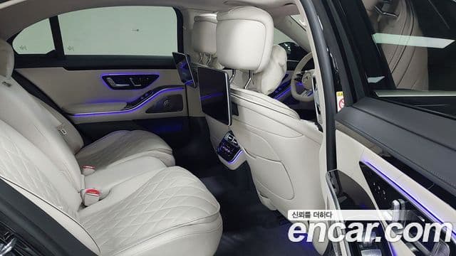 Mercedes-Benz S-Class 2025 — Photo 8/17