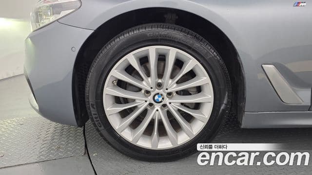 BMW 5 Series 2018 — фото 5 из 20