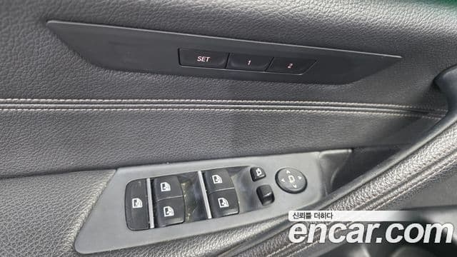 BMW 5 Series 2018 — фото 14 из 20