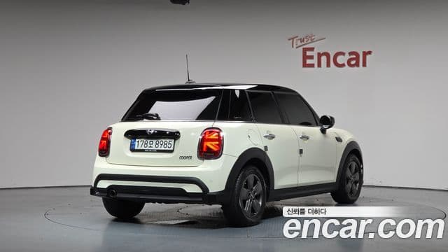 Mini Cooper 2022 — фото 2 из 20