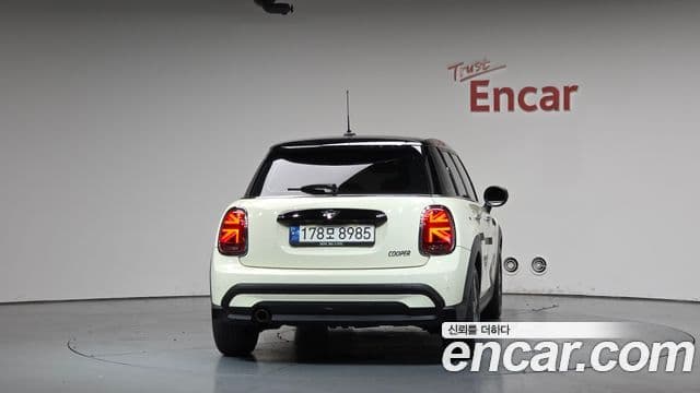 Mini Cooper 2022 — фото 4 из 20