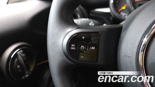 Mini Cooper 2022 — фото 14 из 20