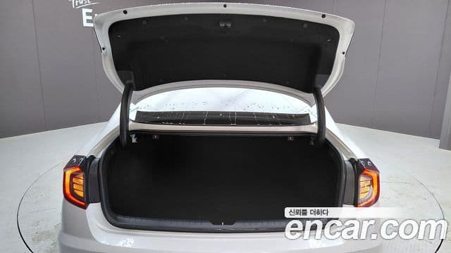 Hyundai Sonata 2022 — ფოტო 16/20