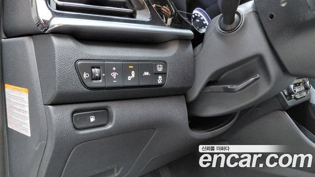 Kia Niro 2021 — ფოტო 19/20