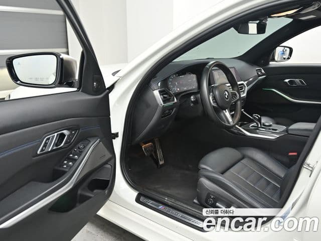 BMW 3 Series 2020 — фото 10 из 20