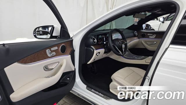 Mercedes-Benz E-Class 2021 — Şəkil 10/20