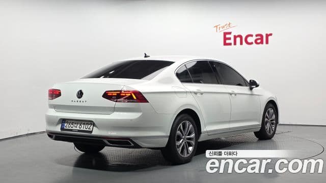 Volkswagen Passat GT 2022 — Şəkil 2/20