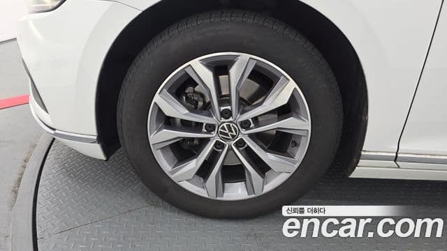 Volkswagen Passat GT 2022 — Şəkil 5/20