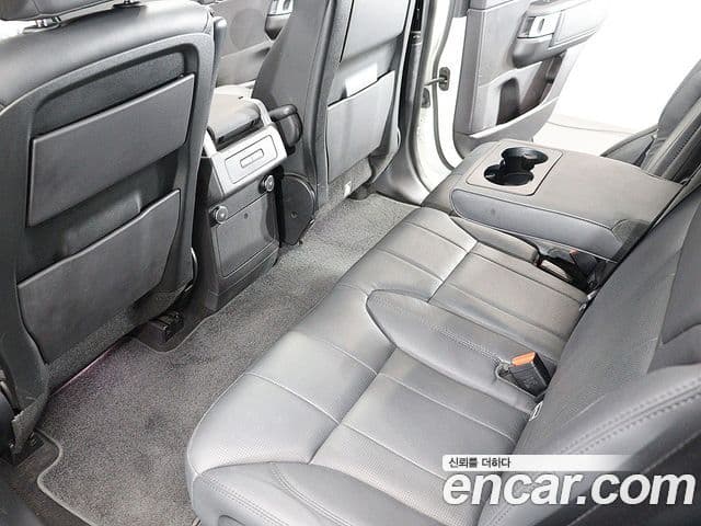 Land Rover Discovery 5 2019 — фото 15 из 20