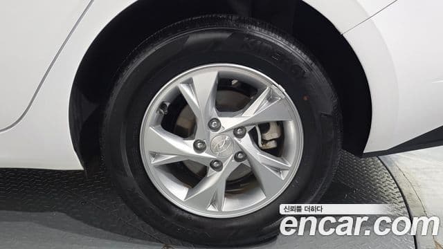 Hyundai The New Avante Hybrid 2023 — Şəkil 14/30