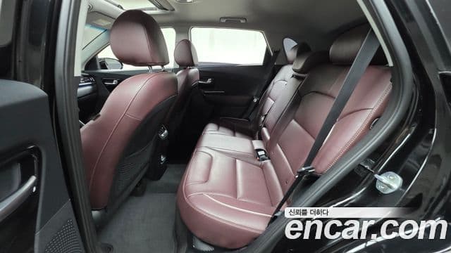 Kia Niro 2021 — фото 12 из 20