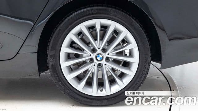 BMW 5 Series 2022 — ფოტო 4/20