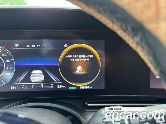 Kia Carnival 2021 — фото 7 из 20