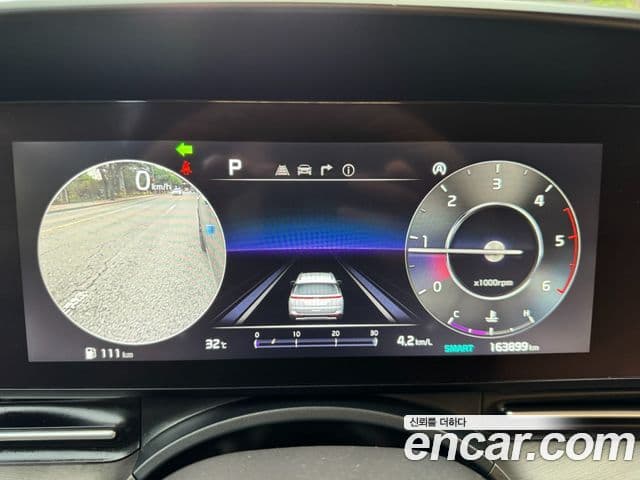 Kia Carnival 2021 — фото 8 из 20