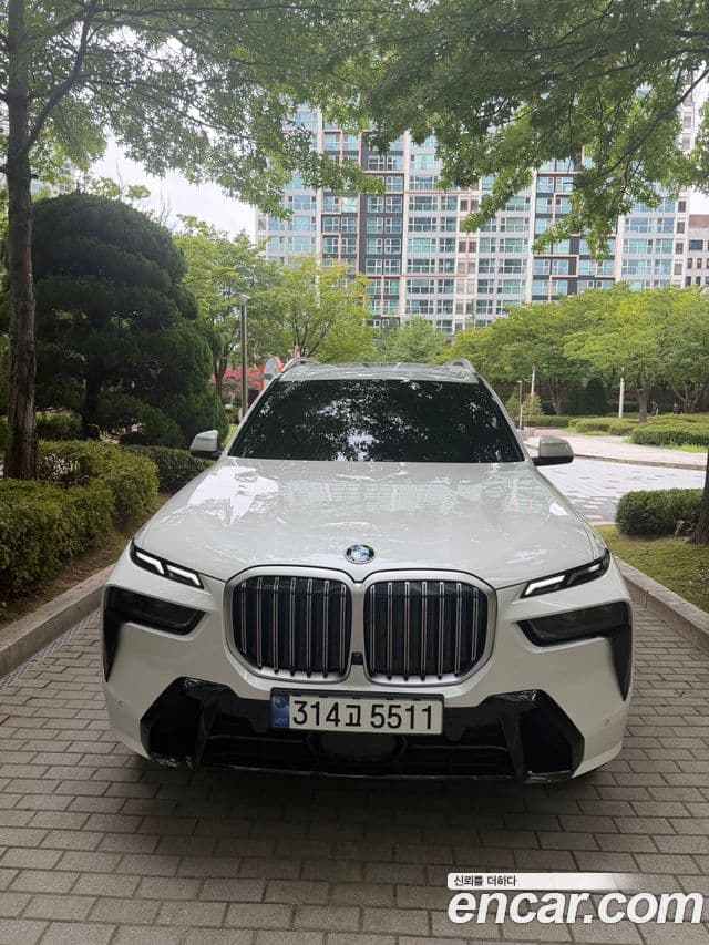 BMW X7 2024 — Photo 1/10