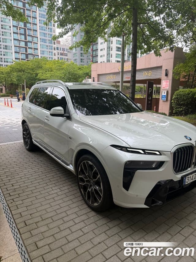 BMW X7 2024 — Photo 6/10