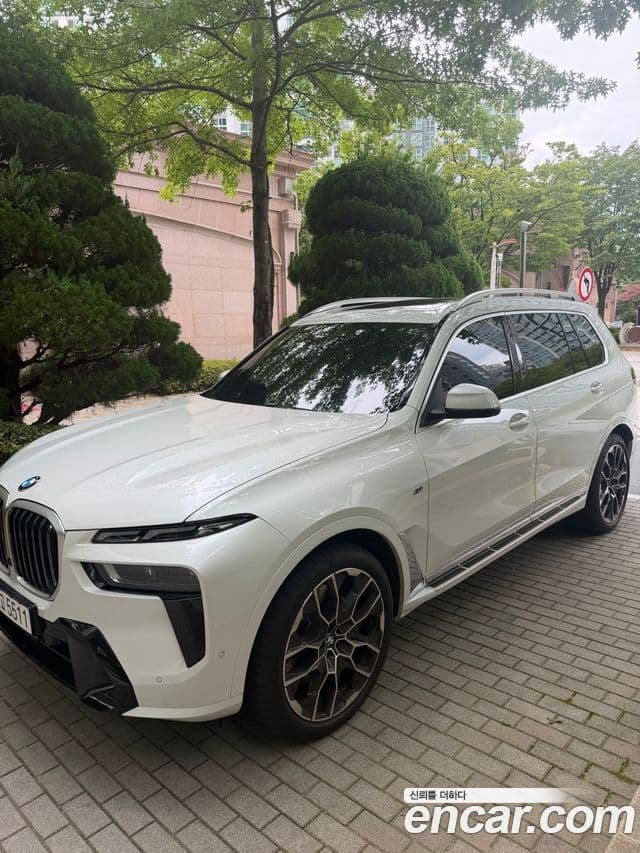 BMW X7 2024 — Photo 3/10