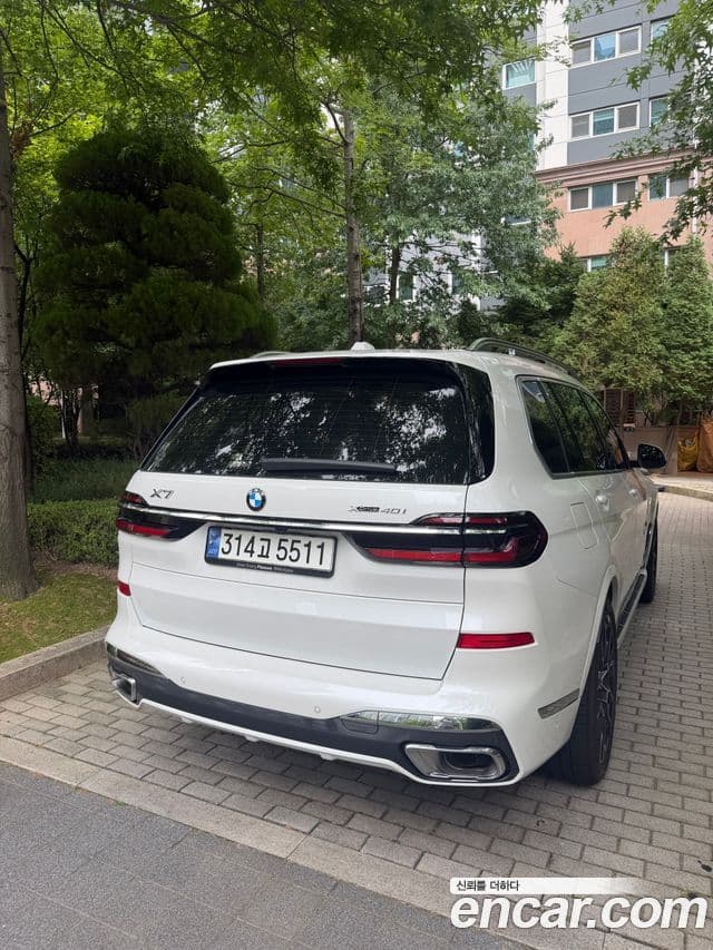 BMW X7 2024 — Photo 9/10