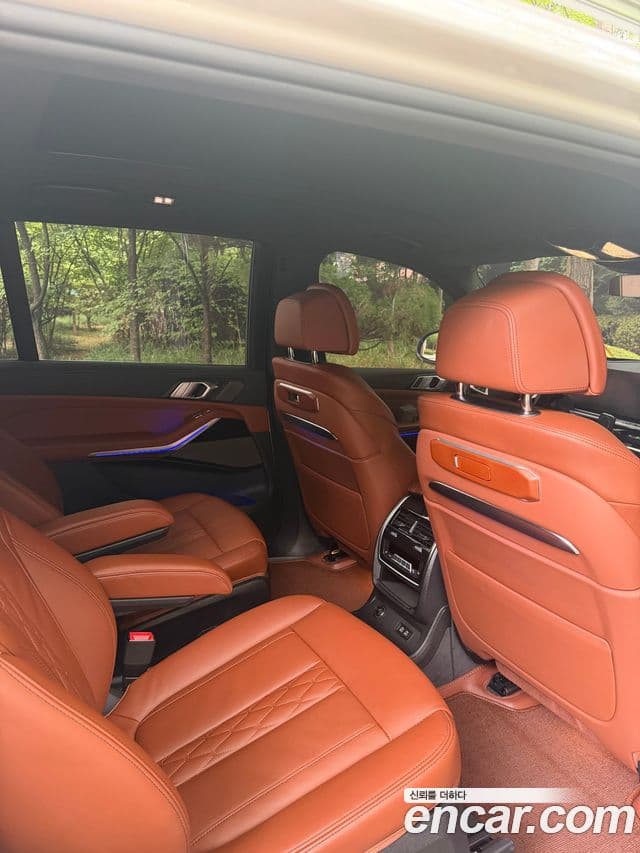 BMW X7 2024 — Photo 8/10