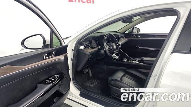 Kia K5 2021 — Şəkil 10/20